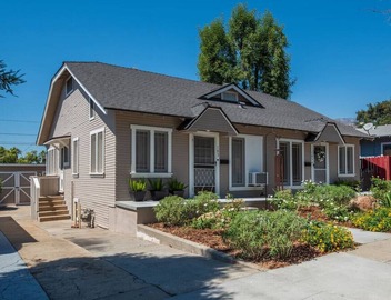 Well Appointed Bungalow In North Monrovia 5