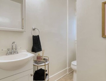 Well Appointed Bungalow In North Monrovia 3