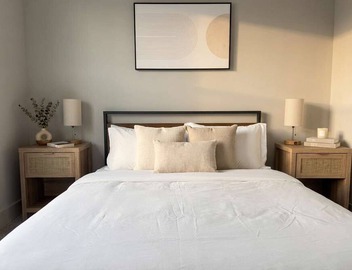 Boulevard Stays Midtown 30ft Ceilings 1BR 01 3