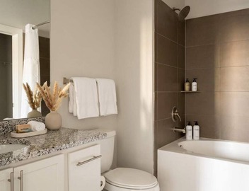 Boulevard Stays Midtown 1BR Pool, Gym, Parking 05 5