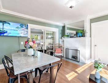 Comfortable, easy access, prime location, King-size bed! 2