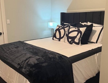 3BR Executive Suite: Extended,Relocation & Renovation Stays Pet-Friendly 2