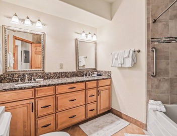Lakeside Retreat 19A - 2 BR Condo - Mountain and Lake Views 4