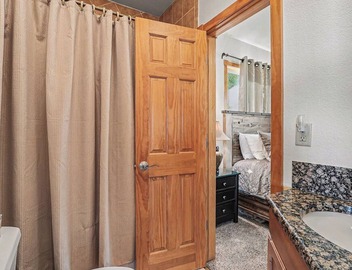 Lakeside Retreat 19A - 2 BR Condo - Mountain and Lake Views 5