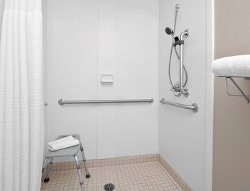 Enjoy A Clean & Quiet Suite w/Kitchenette & Pool | Minutes from O'Hare Airport 4