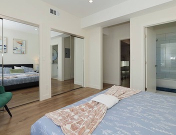 Newly Renovated 4B4B Suite in Central Los Angeles 4