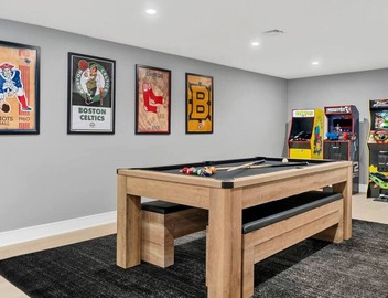 Boston-Harvard Mansion Sleeps 14 w/Spacious Game Room and Spa Bath 5