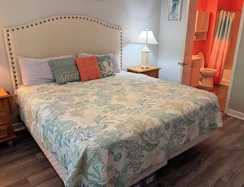 Beautiful 1st Floor, Pet Friendly Condo in Barefoot Landing 5