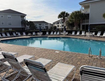 Beautiful 1st Floor, Pet Friendly Condo in Barefoot Landing 2
