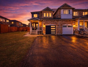 4 Bedrooms 4 Baths Entire Cozy Home in Mississauga 10 Mins Toronto Airport 5