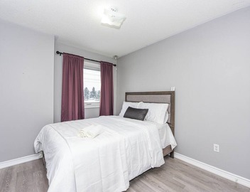 4 Bedrooms 4 Baths Entire Cozy Home in Mississauga 10 Mins Toronto Airport 4