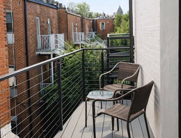 District Gojo A - Modern 3BR Loft with Rooftop 4