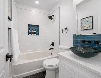 District Gojo A - Modern 3BR Loft with Rooftop 4