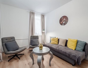 Comfortable 2-bedroom apartment in historic center of Warsaw 2