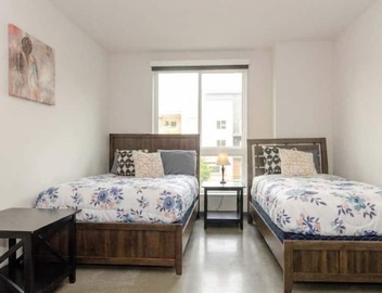 DTLA Bliss/2Bed Apt w Balcony & Rooftop pool/deck 3