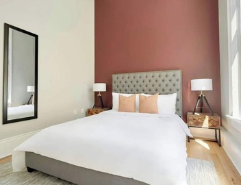 Sleeps 16 | 4 Units, Steps to the French Quarter | The Harlequin by AvantStay 5
