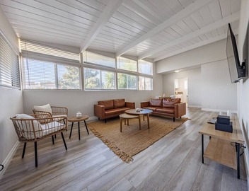 Spacious 2-Bedroom Apt in Beverly Hills Residential Area 2