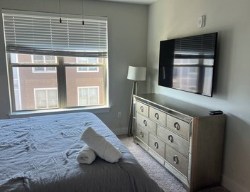 Cozy 1-bedroom Luxury condo in charming Charlotte 3