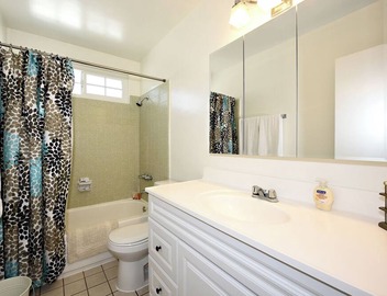 V6- Lovely 1-bedroom apartment with AC in vibrant Los Angeles 4