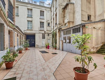 Charming Apartment Center of Paris by Studio Prestige 3