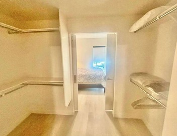 Ultra-Luxury Condo in the Middle of Downtown 4