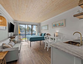 Dockside Dream-Waterfront-Boat Slip-Downtown 2
