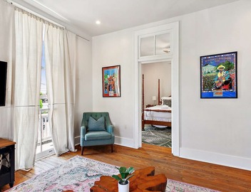 Stylish Freret Street Loft w/Balcony & Parking! 4