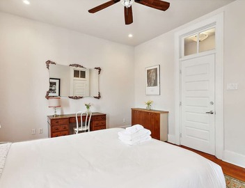 Stylish Freret Street Loft w/Balcony & Parking! 2