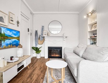 Charming 1-Bed with Fireplace by the Beach 5