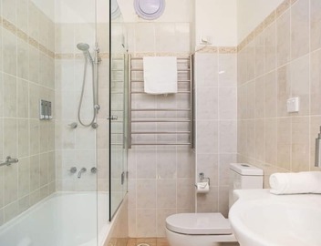 Cosy 2-Bed Apartment in the Heart of Strathfield 2