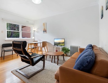 Comfy One-Bedroom Unit Between City and Airport 3