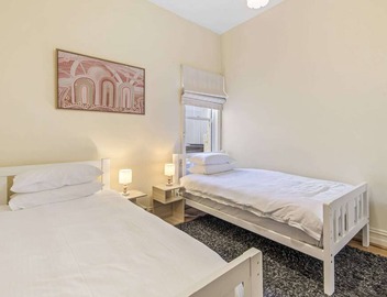 Gorgeous 2-Bed Victorian Home in Artsy 5