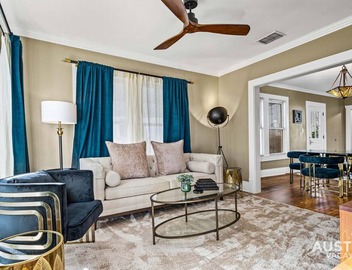 Pet-Friendly East Austin Home w Free Parking & Grill│Walk to 6th & Rainey 4