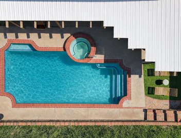 Spacious 4 Bedroom House in Santa Clarita with Pool & Spa 4