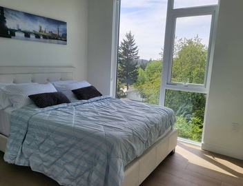 Luxury Living New Condo Overlooking Holland Park and central surrey down town. 2