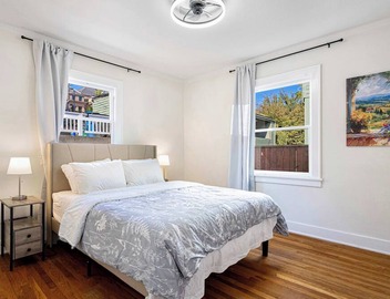 Charming and Spacious 3Beds3Bath Seattle Townhome 4