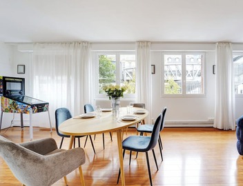 Soothing 2-bedroom apartment with AC in vibrant Paris 3