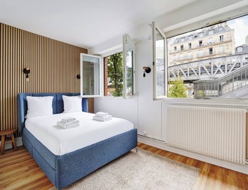 Soothing 2-bedroom apartment with AC in vibrant Paris 5
