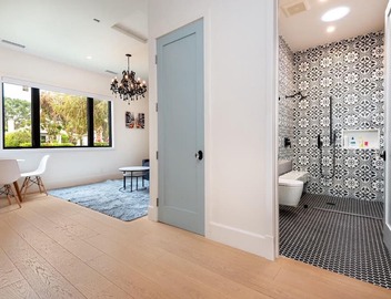 Modern bright & airy studio located in trendy Beverlywood close to Beverly Hills 3