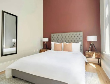 Sleeps 26 | Entire 4th Floor in French Quarter | The Harlequin by AvantStay 5