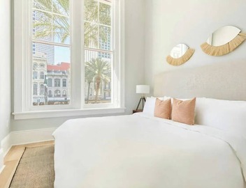 Sleeps 26 | Entire 4th Floor in French Quarter | The Harlequin by AvantStay 2