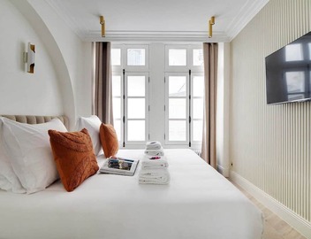 Modern Apartement Center of Paris Montmartre 5
