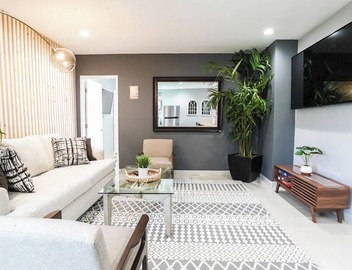 Cozy 2-bedroom condo in peaceful studio city with AC 4