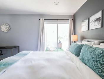 Cozy 2-bedroom condo in peaceful studio city with AC 2