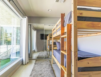 Cozy 2-bedroom condo in peaceful studio city with AC 2