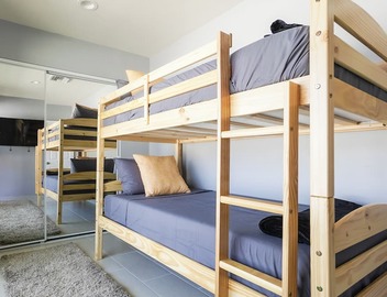 Cozy 2-bedroom condo in peaceful studio city with AC 3