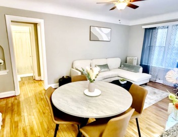 Cozy Extended Stay: King Bed/Fully Equipped/Train 3