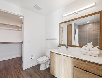 TWO CozySuites Adeline - 4BR 3
