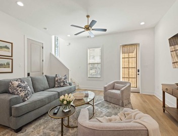 New Modern Home- River Ranch - King Bed 2