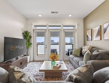 Queen City Breeze - Free Parking, Pool, Walkable 4